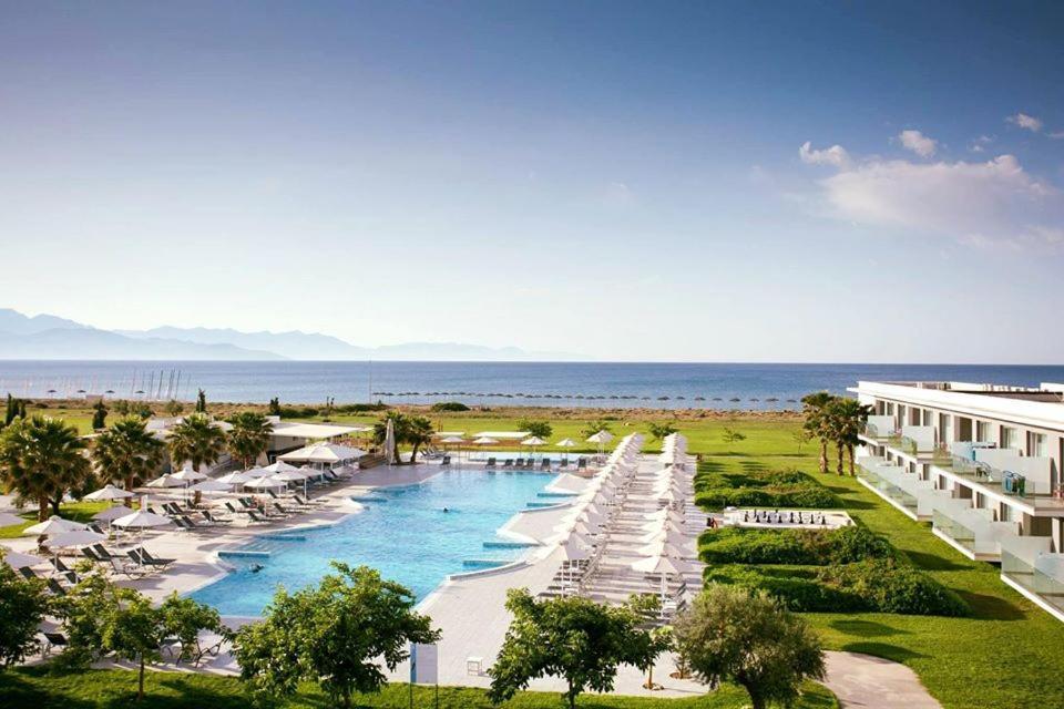 ホテル Neilson Messini Activity Beach Club カラマタ エクステリア 写真